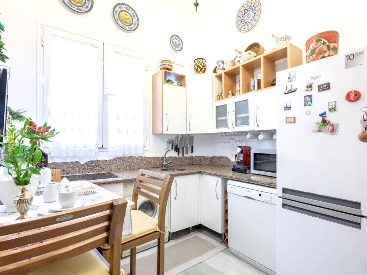 Vakantiehuis Comfortable House In The Heart Of With Ac. *